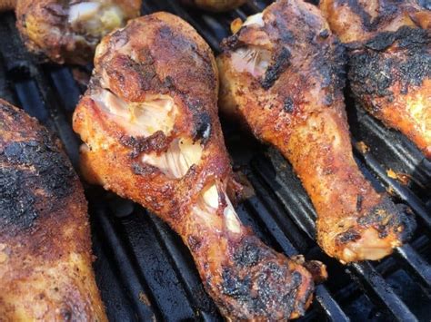 how long to cook chicken legs on gas grill at 400